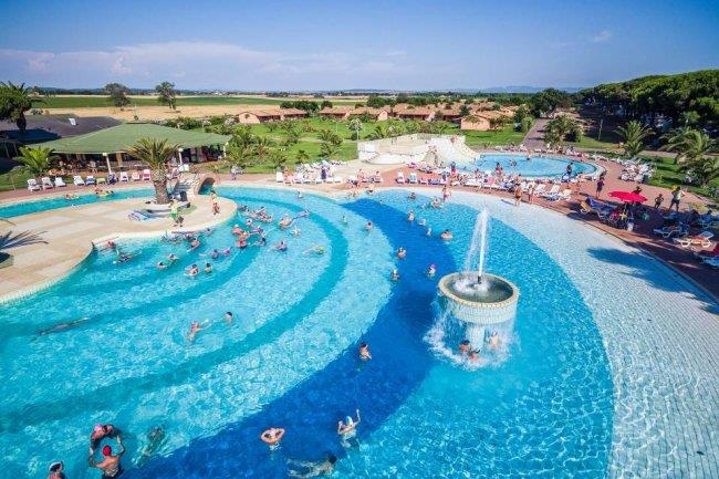 Swimming pool area near California Villino Comfort Mono in Italy